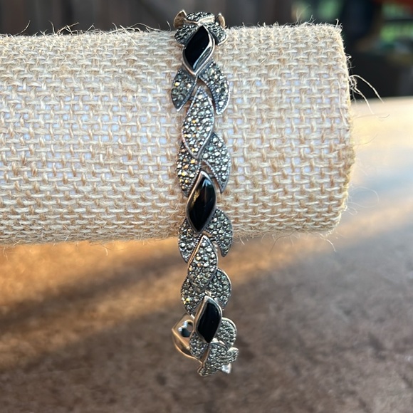 Vintage Sterling silver and marcasite and black onyx bracelet - Picture 1 of 9